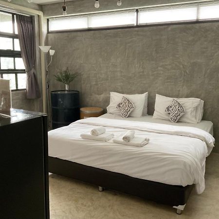 Rumpai Loft Habitat Chiang Mai Exterior photo